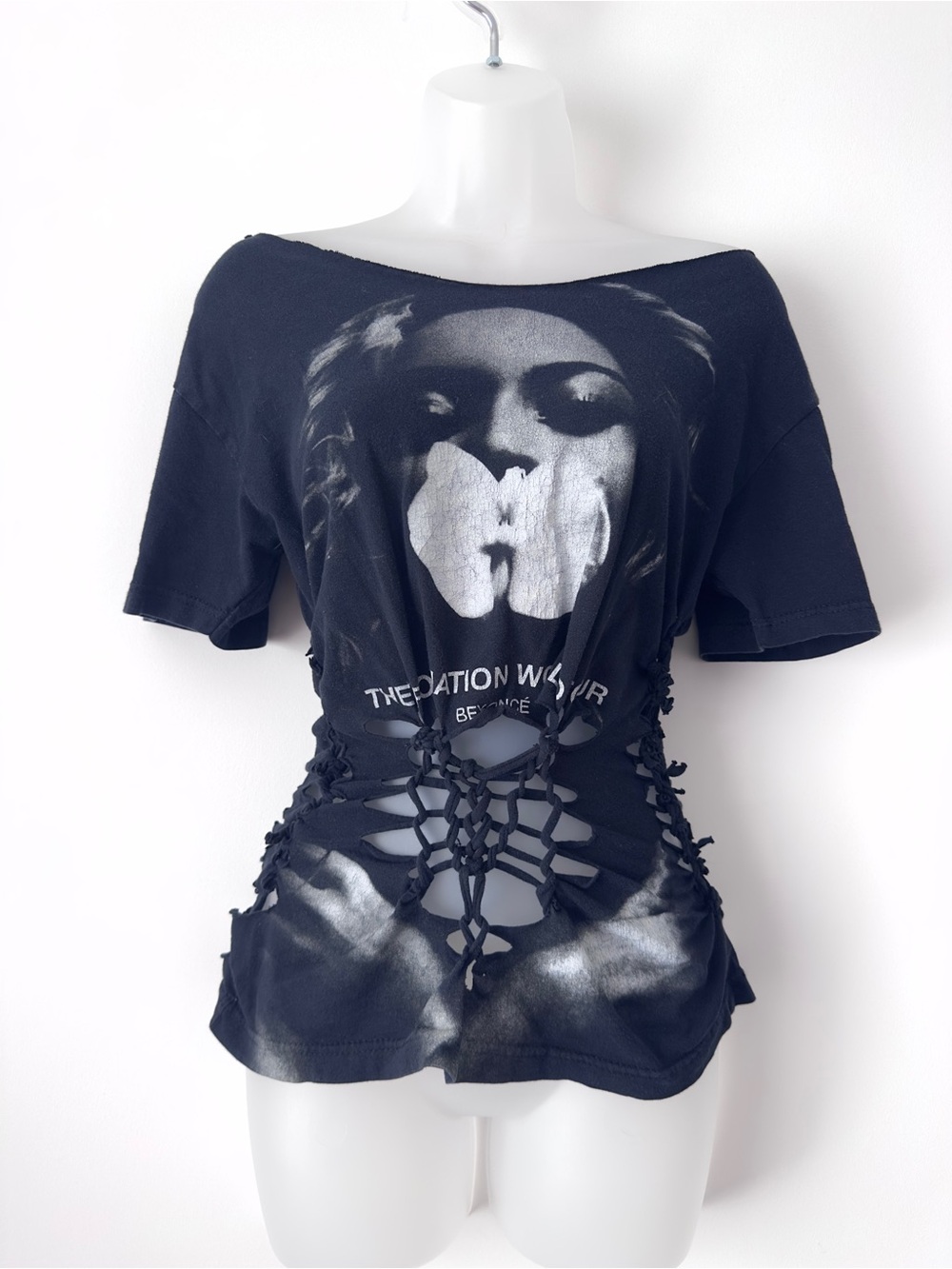 Beyoncé Formation tour merch cut out design t shirt